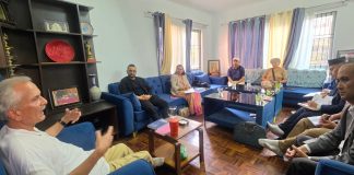संविधान संशोधन बहसपत्र तयारी कार्यदलद्वारा पूर्वप्रधानमन्त्री भट्टराईसँग छलफल